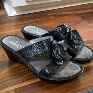 Alegria Lana Cowgirl Black Floral Wedge Leather Sandals SZ 37/7